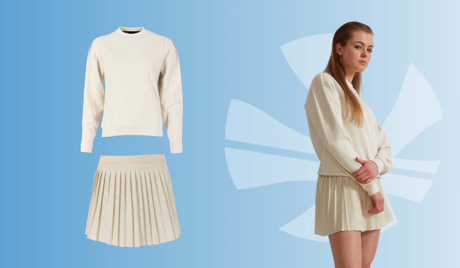 Een beige tenniscore outfit